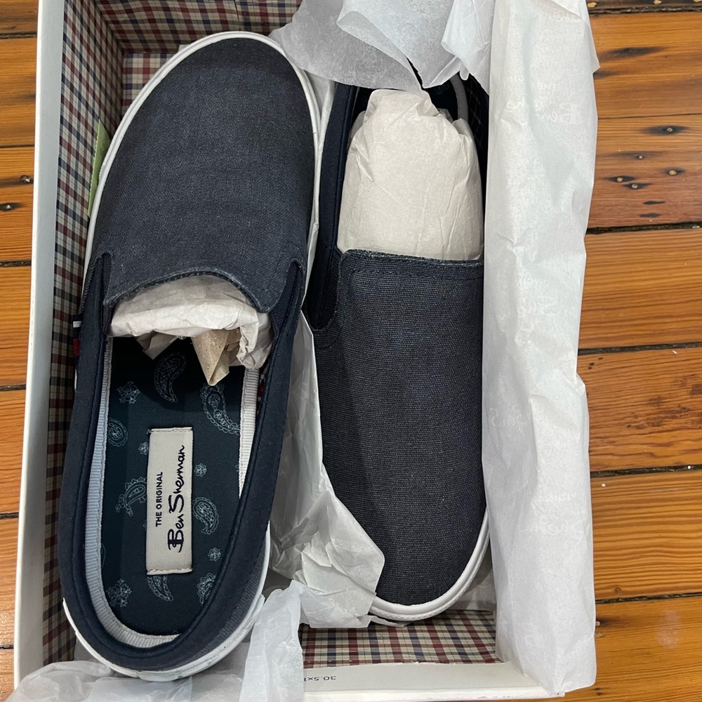 Ben Sherman Men's Percy Slip On Navy Blue Canvas Size 9 NIB